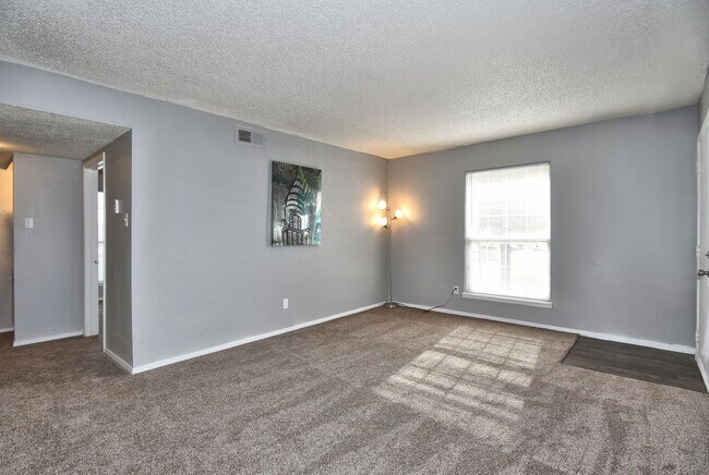 Photo - Heatherstone Apartments