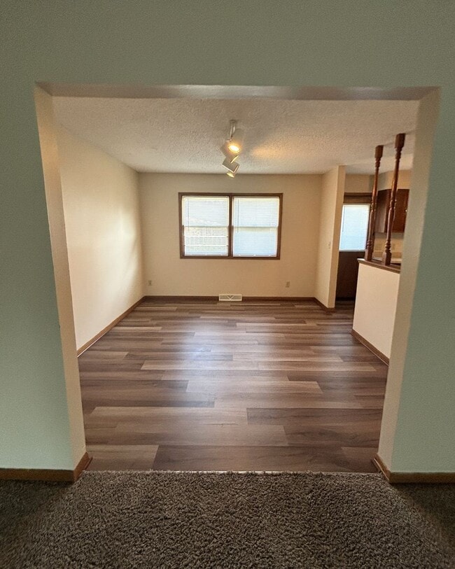 Photo - 3 Bed/ 1.5 bath Duplex for rent in desirable Waterloo location!