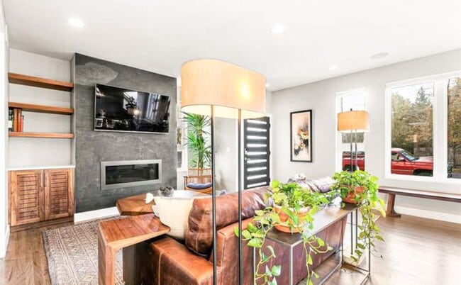 Photo - Beautiful 4 bedroom 3 bathroom property in Jefferson Park Denver