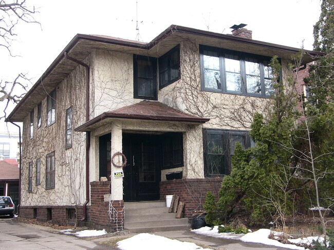 Building Photo - 113 Bedford St SE Unit 2 Rental