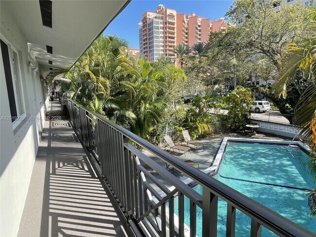 Building Photo - 95 Edgewater Dr Unit 207