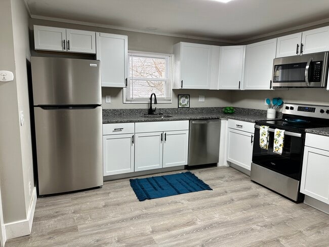 Building Photo - 5 Ayres St Unit 1