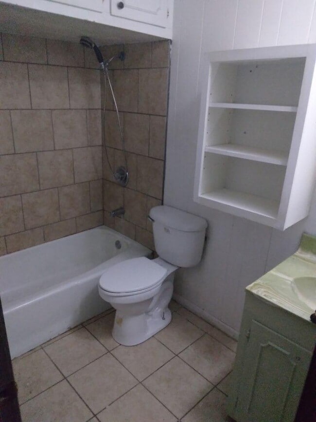 Photo - 2704 Houston St