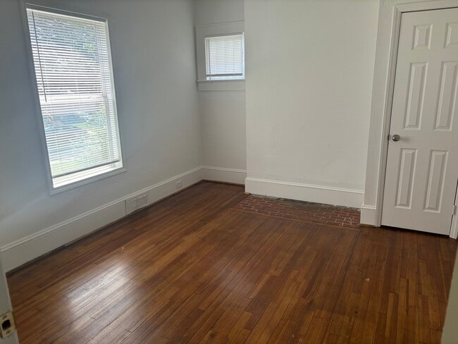 Photo - 1917 NE 25th St