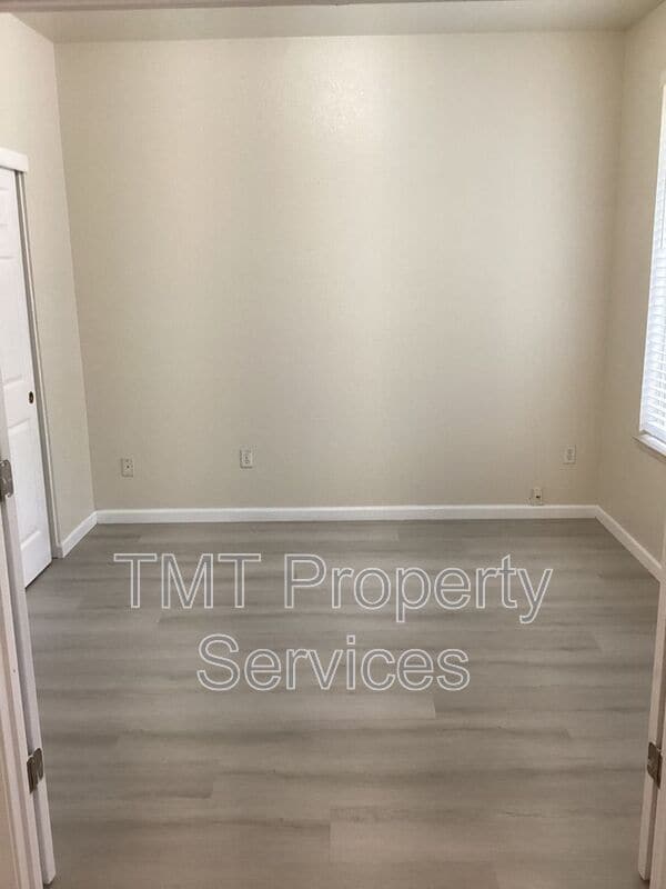 10012 Mosaic Way