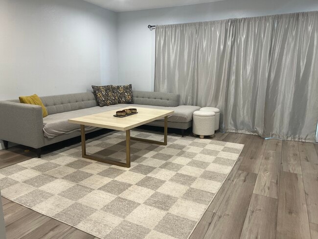 Photo - 429 E Providencia Ave Unit F