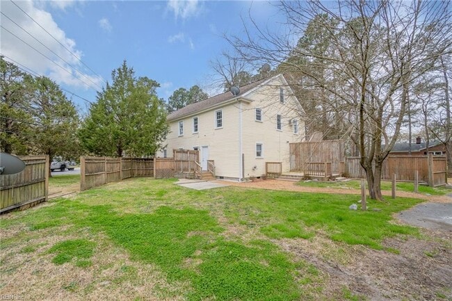 Building Photo - 2140 Cedar Rd