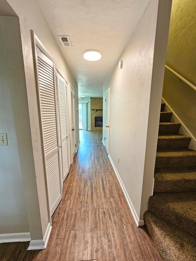 Photo - 198 Locke St