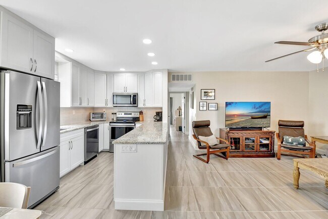 Photo - 413 Normandy Ln
