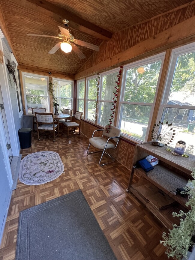 Photo - 1223 Bensch St