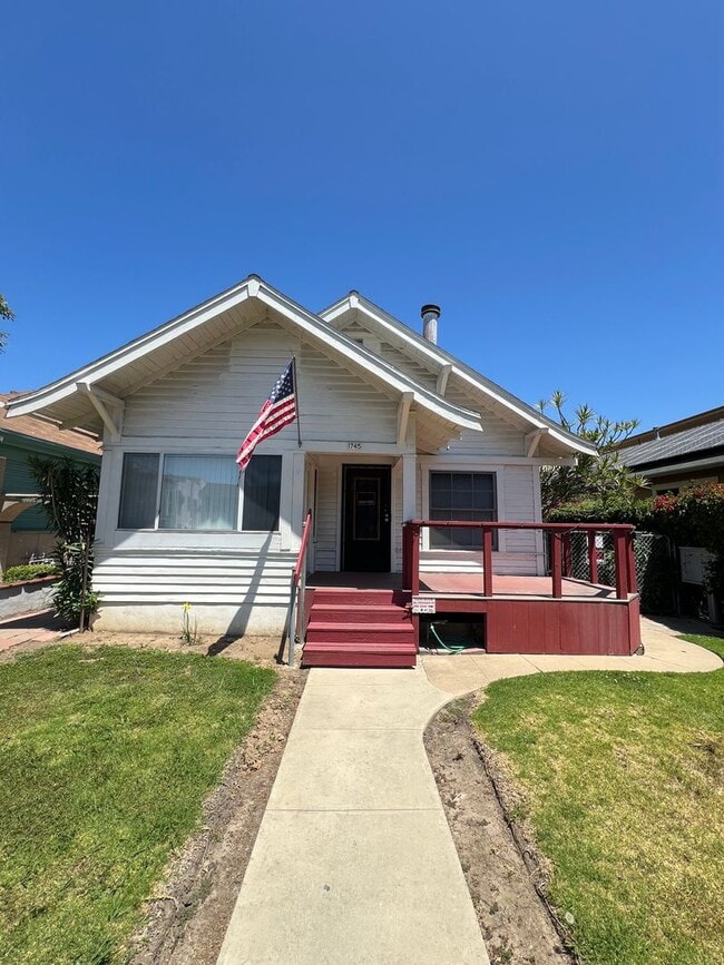 Building Photo - 1745 E 3rd St Unit 1745 E 3rd St -  C Rental