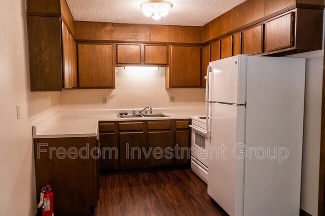 Photo - 215 S Cedar St