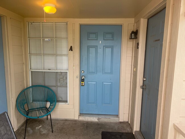 Photo - 1911 Gracy Farms Ln Unidad A