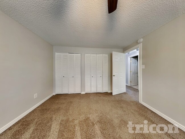 Photo - 945 E Huffaker Ln