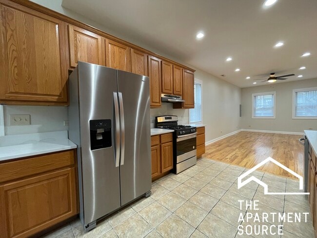 Photo - 3606 W Cortland St Unit CH1