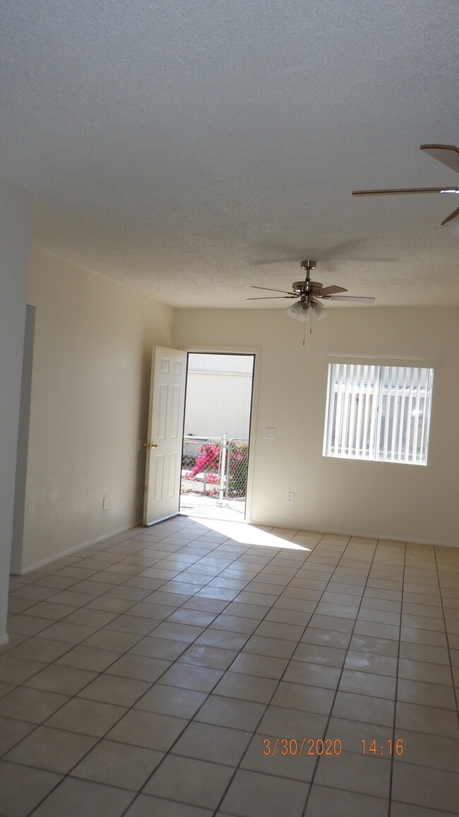 Photo - 504 E Montebello Ave Unit 3