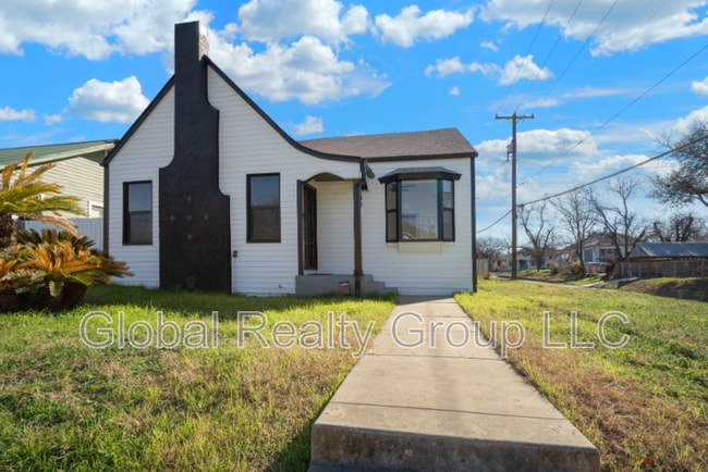 Building Photo - 202 Rockwood Ct