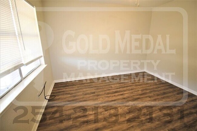 609 Sunset Ln