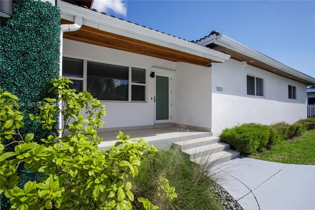 Photo - 7825 SW 72nd Ave