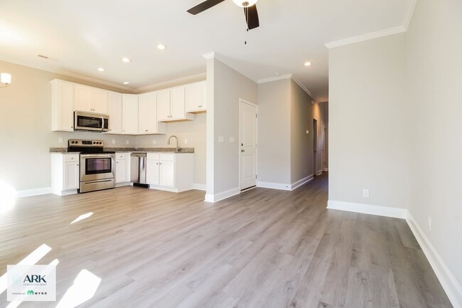 Photo - 154 N Church St