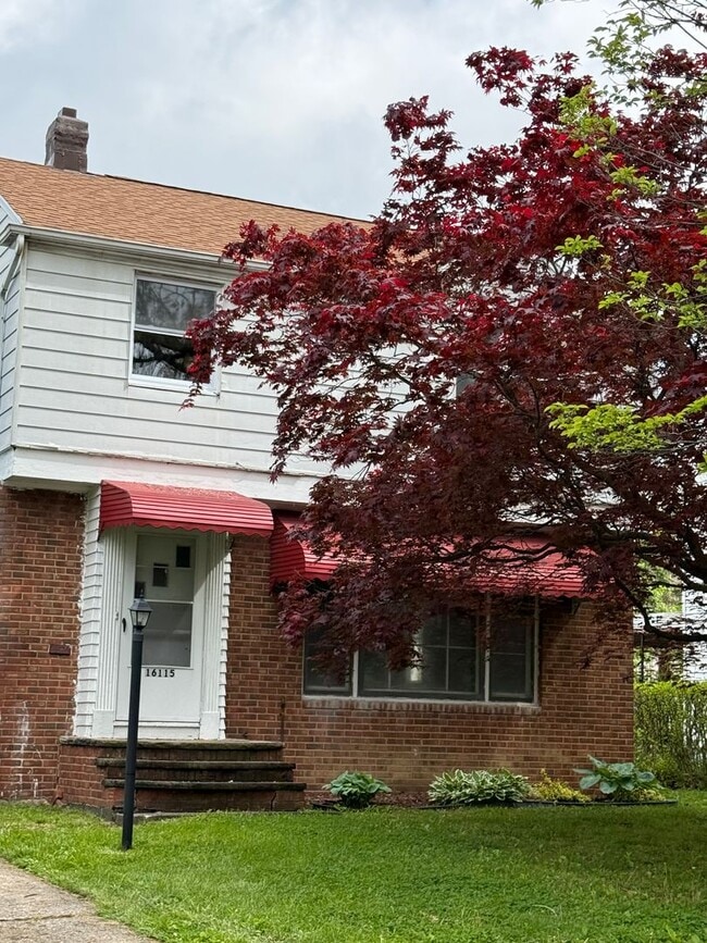 Building Photo - Lee/Harvard Single Home