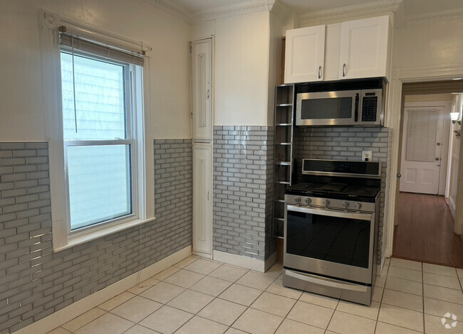 Building Photo - 369 Savin Hill Ave Unit 1 Rental