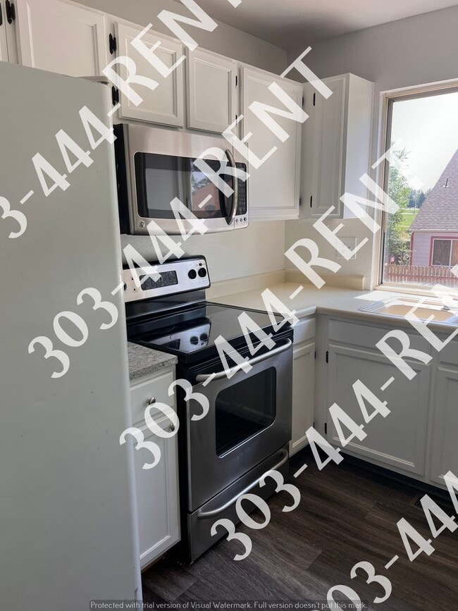 Photo - Large 3 Bedroom 2 Bathroom located in Gree...