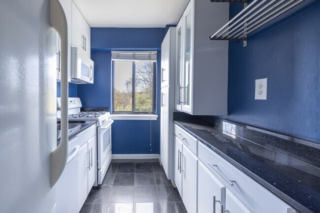 Photo - 3901 Tunlaw Rd NW