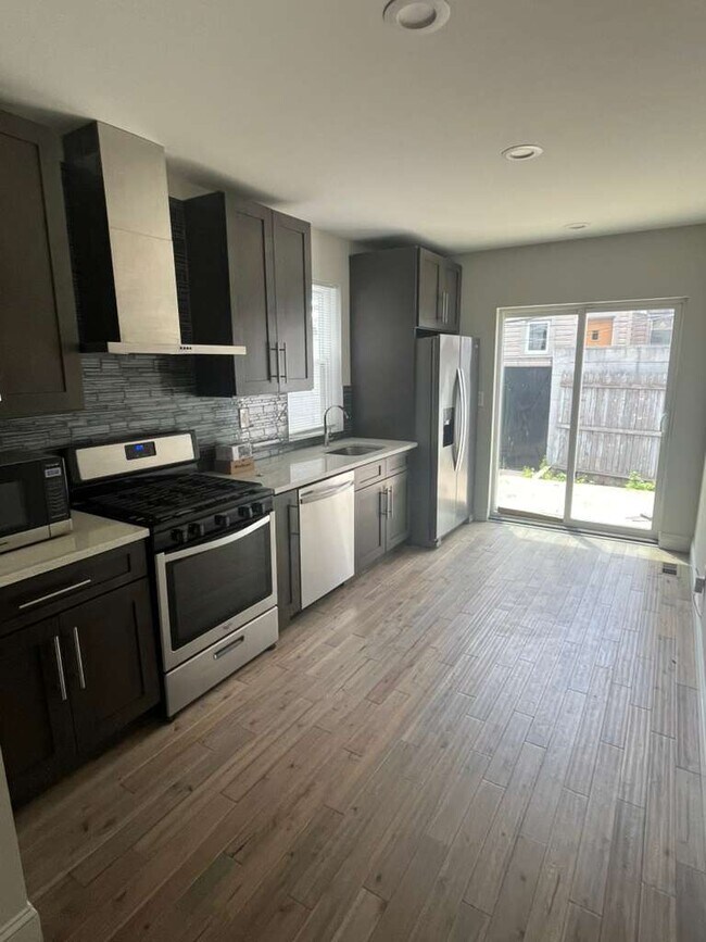 Photo - 2028 E Firth St