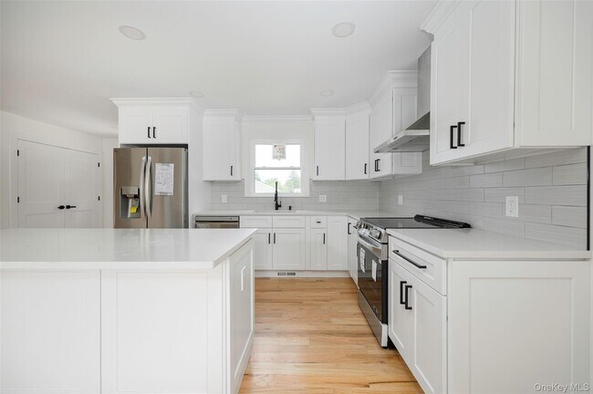 Photo - 7441 S Broadway