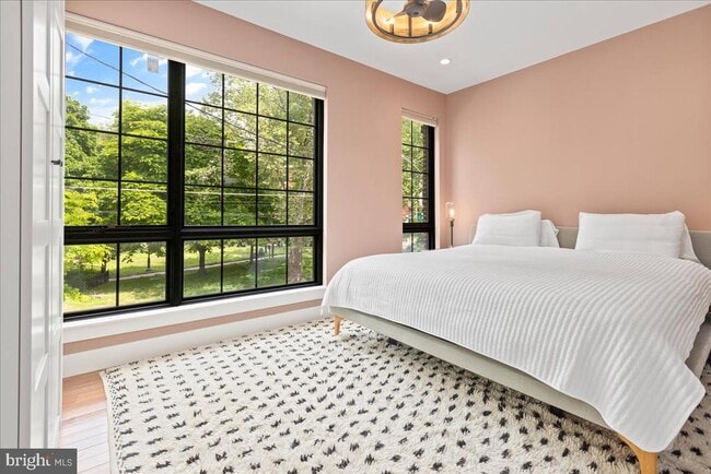 Photo - 412 Sepviva St Townhome