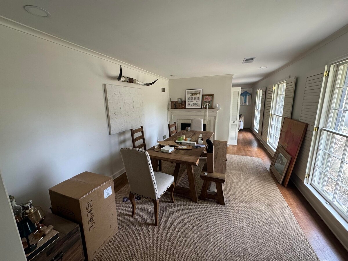 Photo - 115 Mary Ann Dr