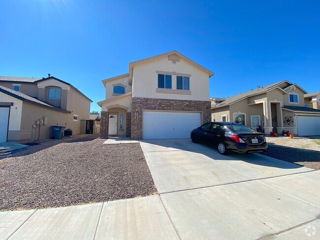 Building Photo - Northeast El Paso 4 bed with Refrig A/C ac... Rental