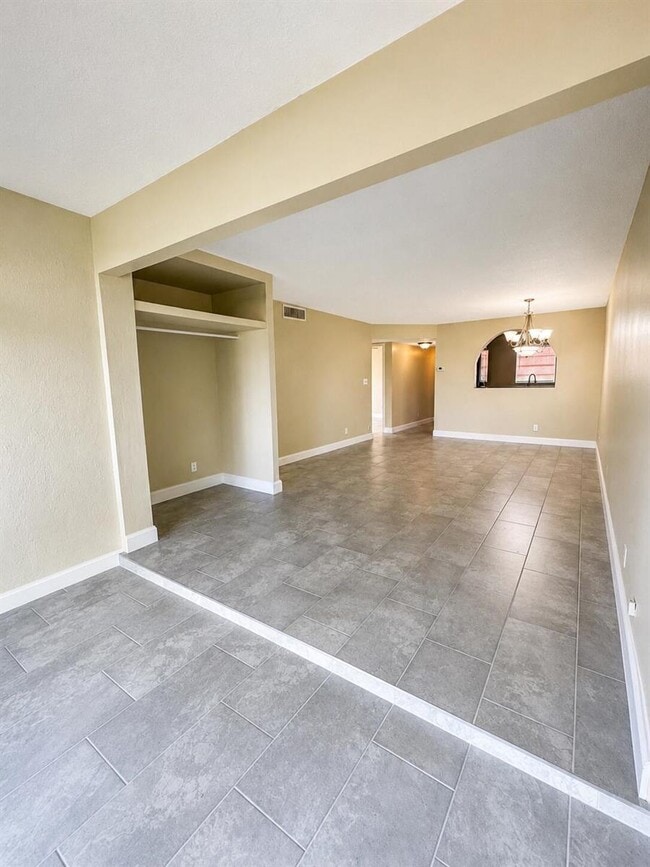 Photo - 7830 Northwest 33rd Street