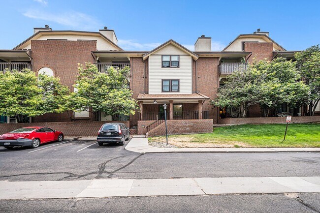 Building Photo - 13950 E Oxford Pl Unit B108