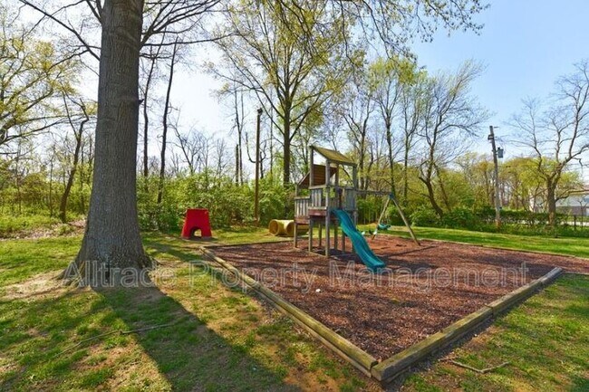 Photo - 5501 Hunt Club Ln