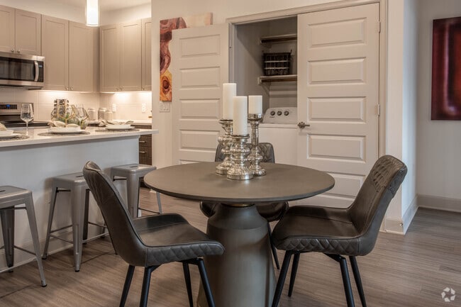 2 BR, 2 BA - 1091 SF - The Rosemary