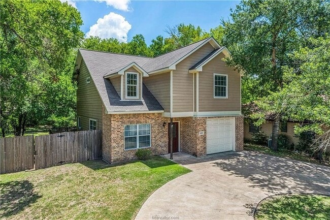 Photo - 1403 Medina Dr