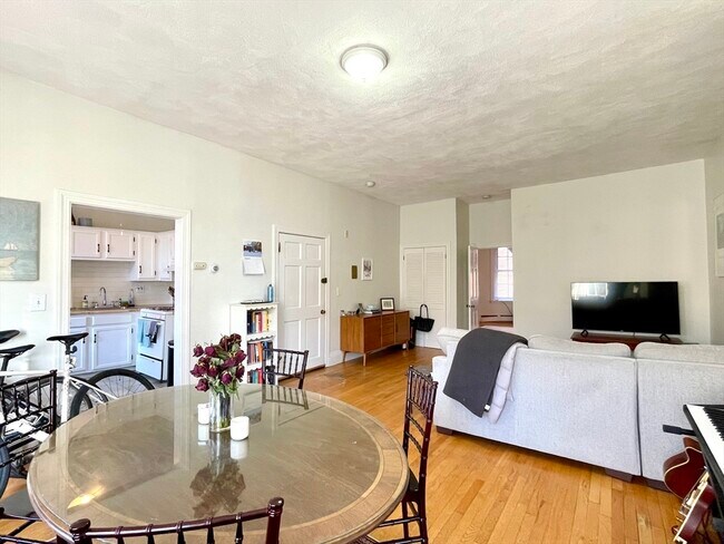 Photo - 550 Tremont St Unit 4