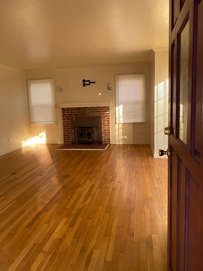 Photo - 655 E Fountain Way