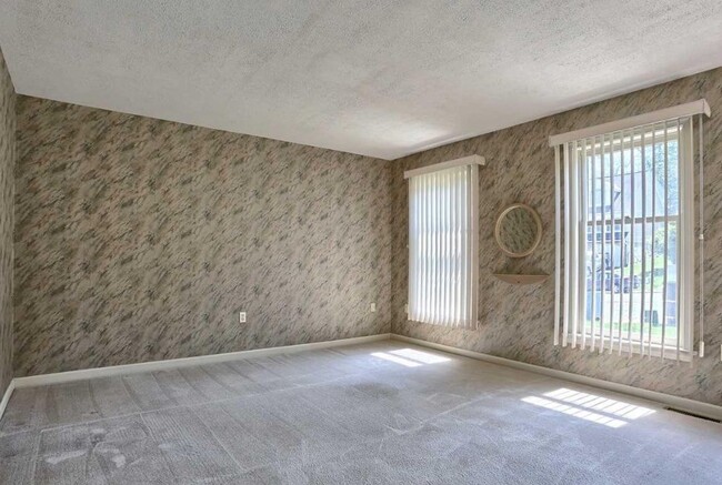 Photo - 50 Ironstone Dr