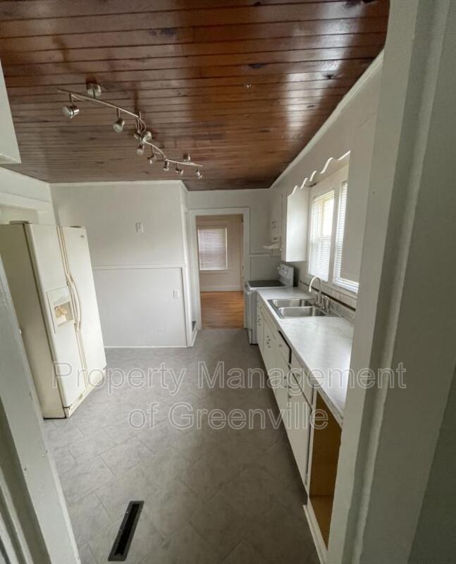 110 S Old White Horse Rd House House Rental in Greenville, SC