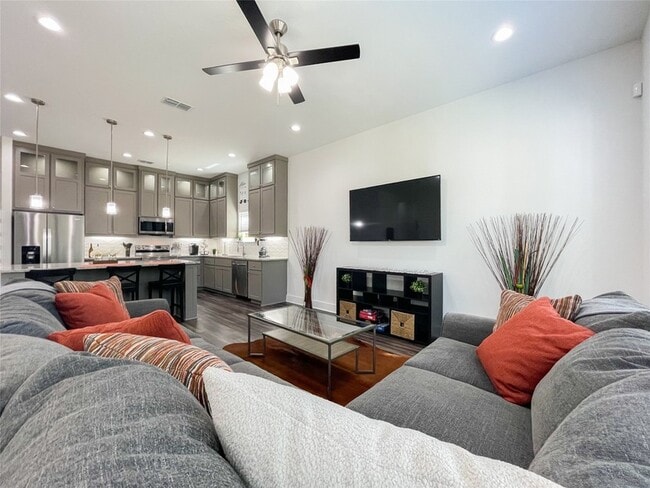 Photo - 1838 Life Ave