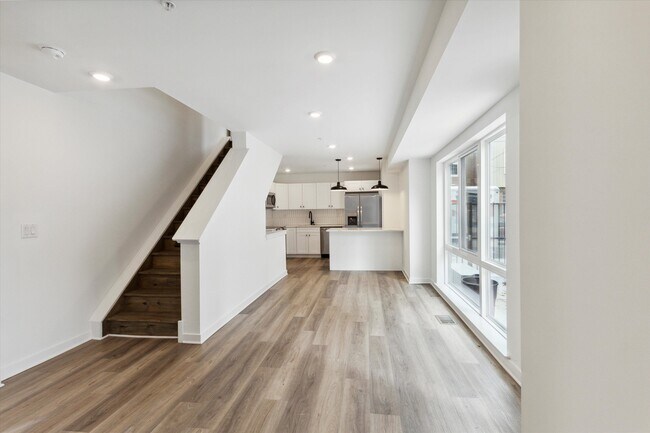 Building Photo - 1514 Master St Unit C1
