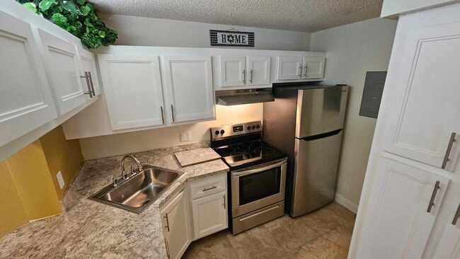 205 Foxtail Dr Unidad H3