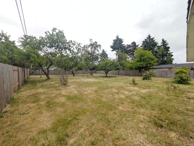 Photo - 1117 NW Oak Ave