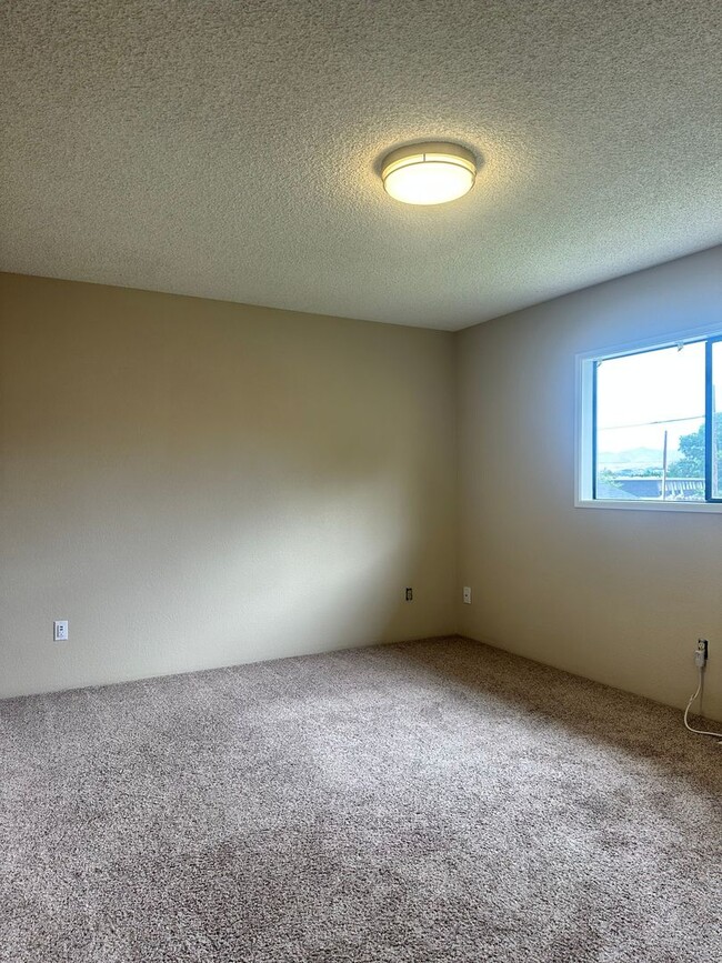 609 11th St NE Unidad 609 11th St NE