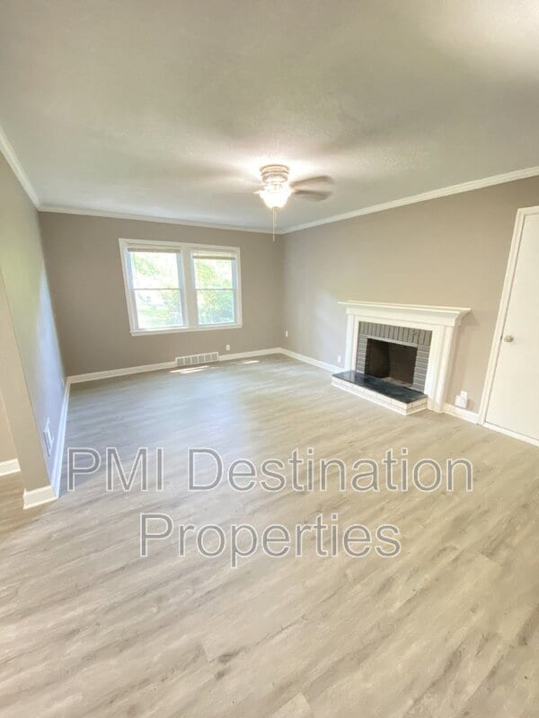 Photo - 5710 Hadley St
