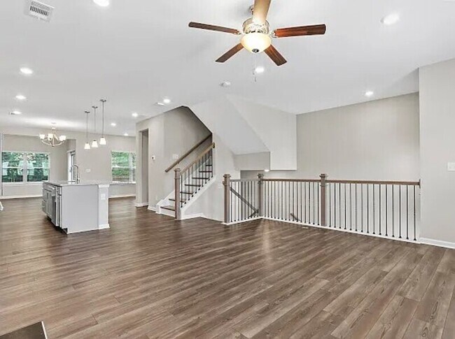 Photo - 1829 Lynwood Ln