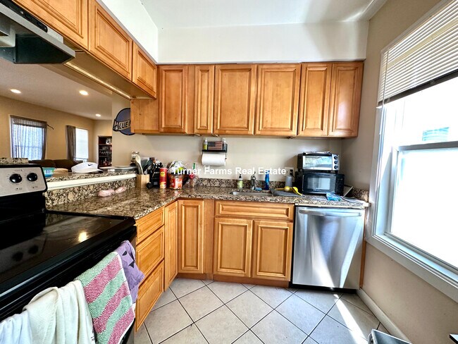 Photo - 25 Sudan St Apartments Unit 2